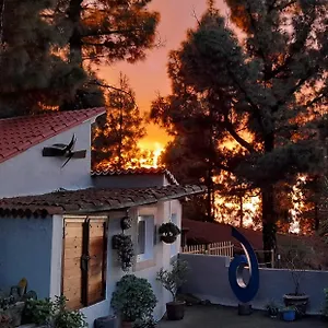 Casa Aguar: Acogedora Casa De Invitados En El Bosque Barrial